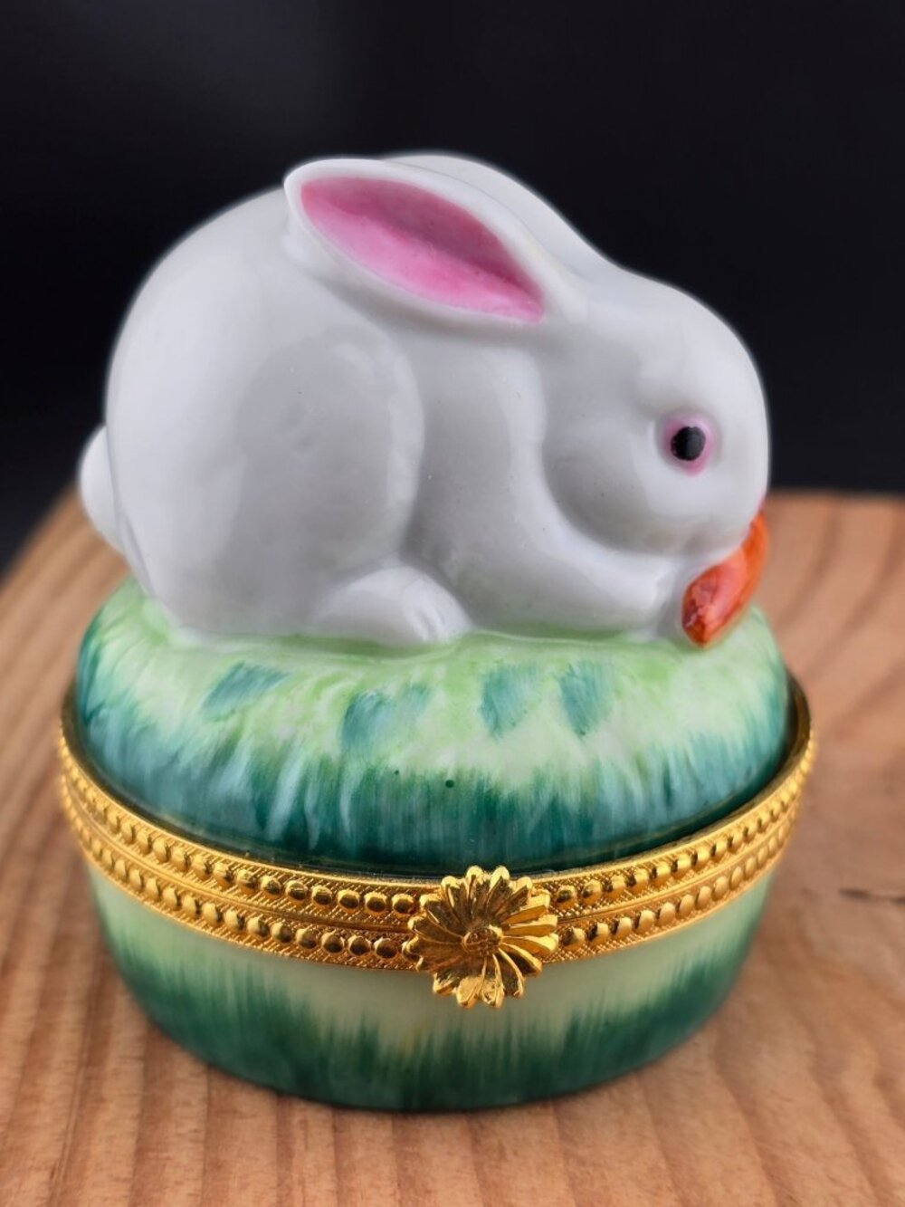 Bunny Porcelain Trinket Box Gold Trim Hinged Lid Hand-Painted 2.25" - Picture 2 of 8